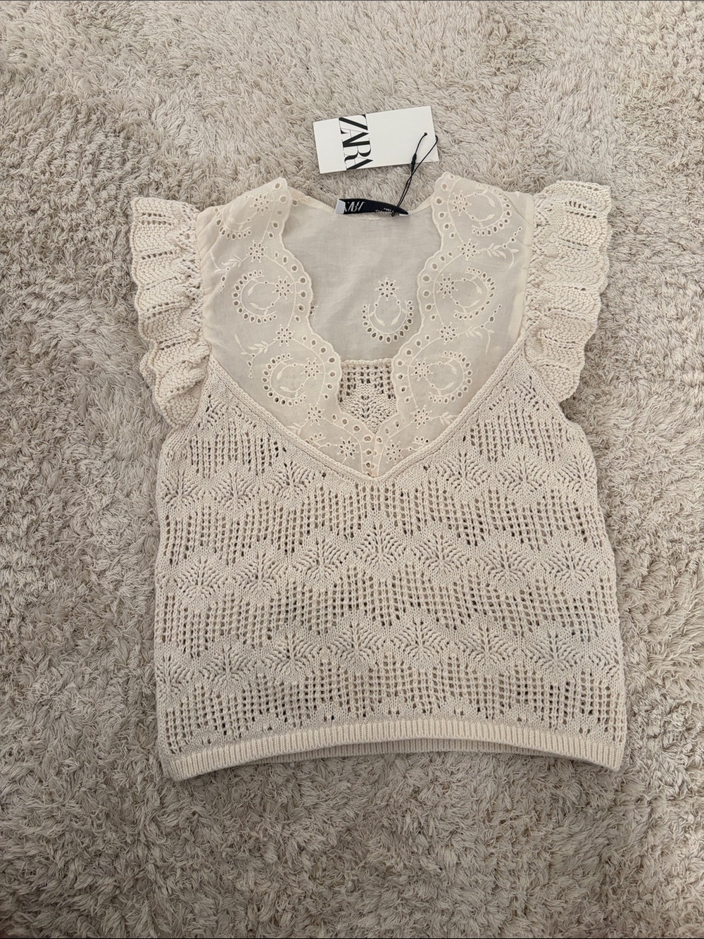 Zara Cream Crochet Eyelet V-Neck shirt